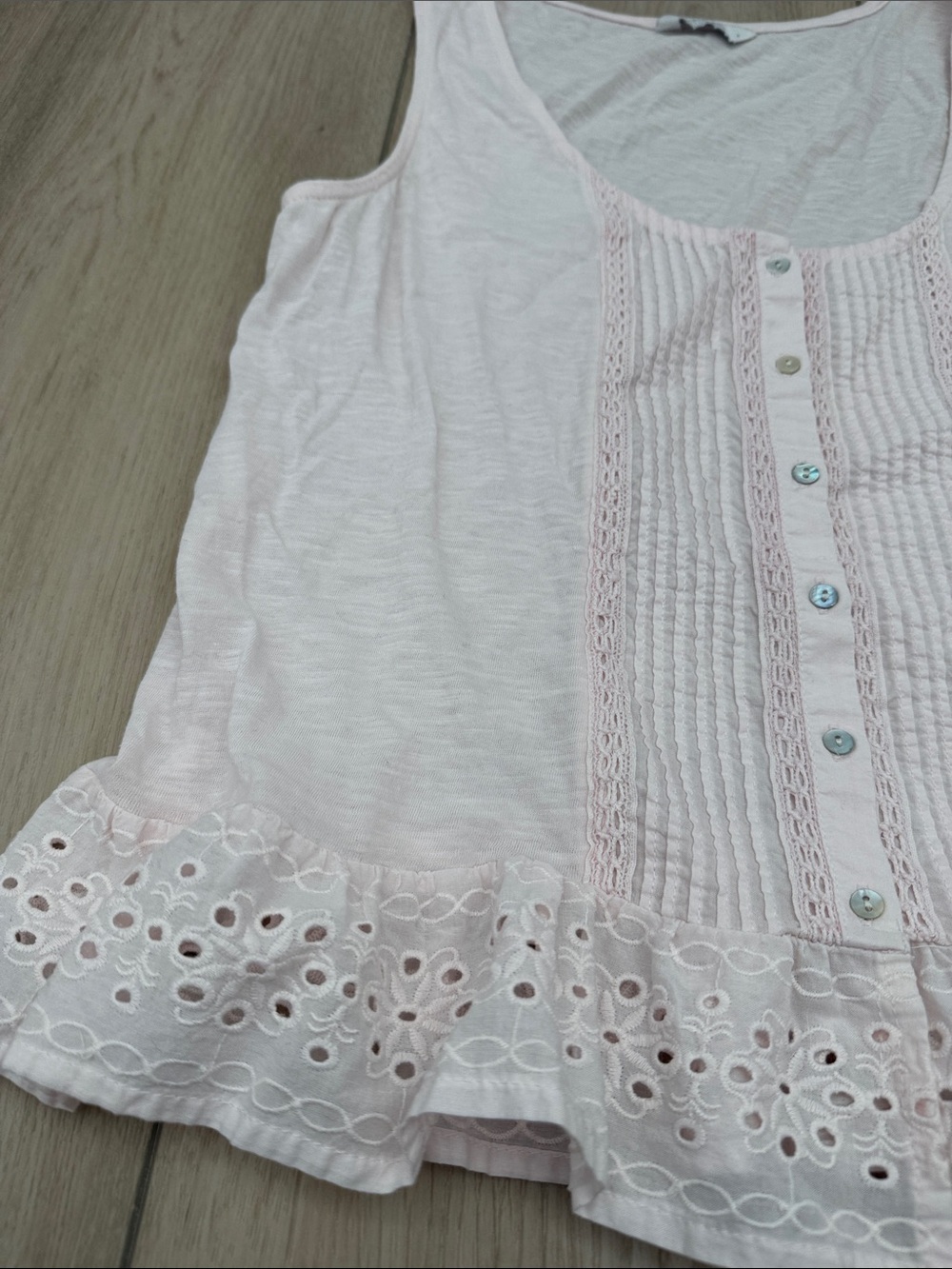 Lucky Brand Pale Pink Button-Front Eyelet Hem Tank - Picture 4 of 6